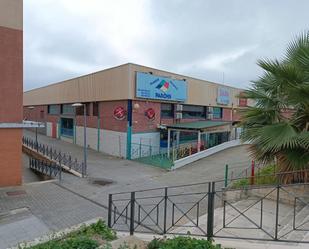 Vista exterior de Edifici en venda en Bormujos