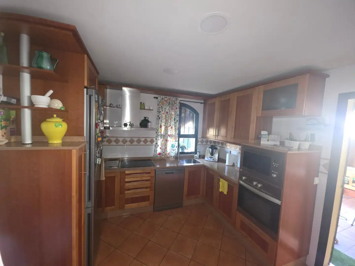 Cocina de Casa adosada en venta en Montequinto con Aire acondicionado, Calefacción y Jardín privado