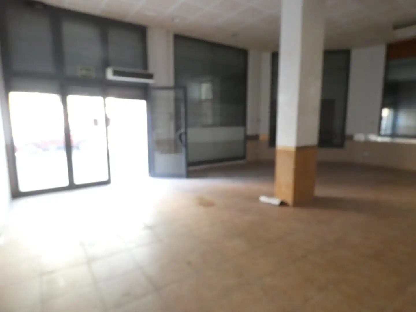 Commercial properties for rent in Cerdanyola del Vallès  with Air Conditioner