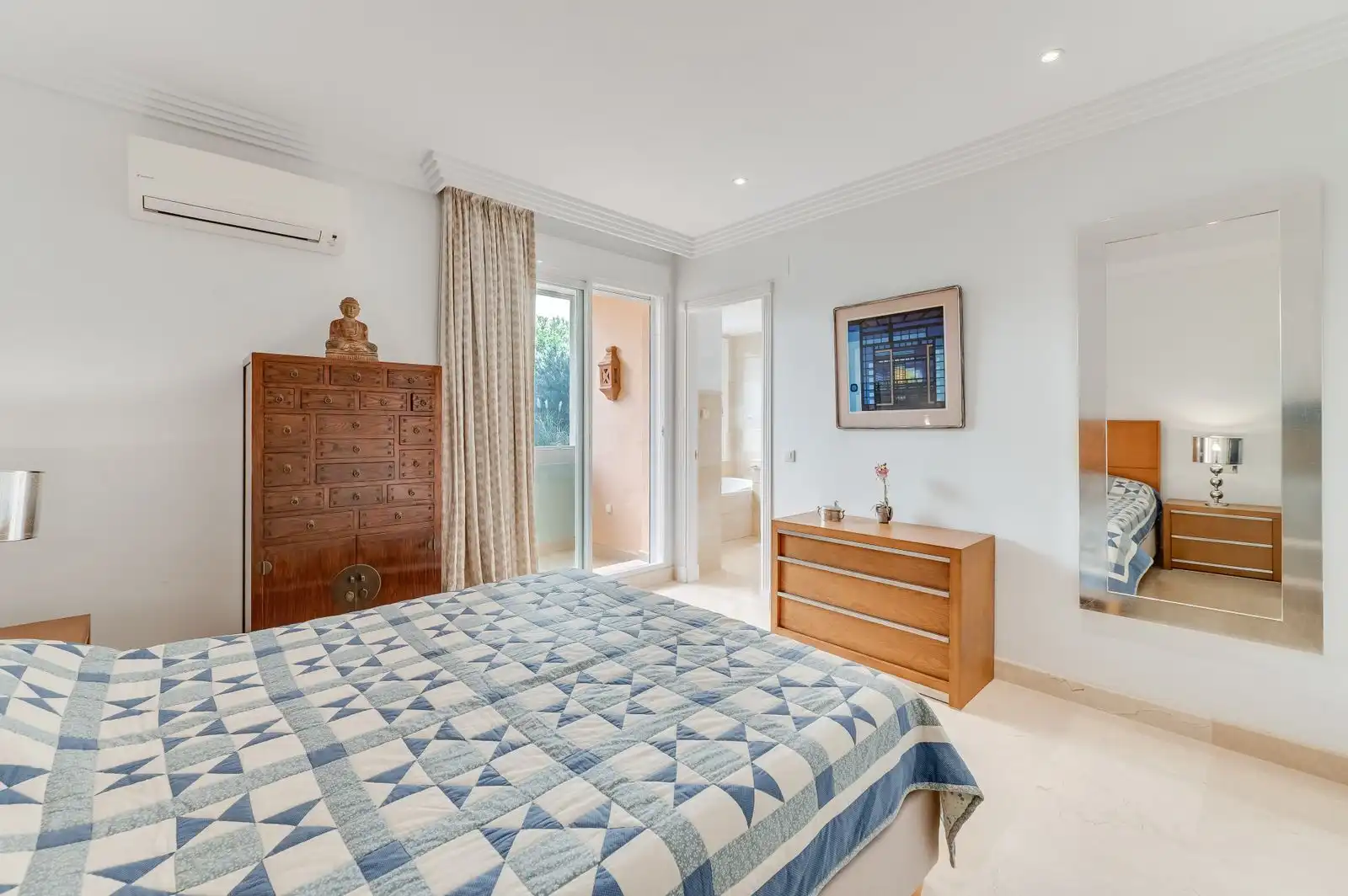 Habitación de Ático en venta en Marbella con Terraza, Trastero y Amueblado