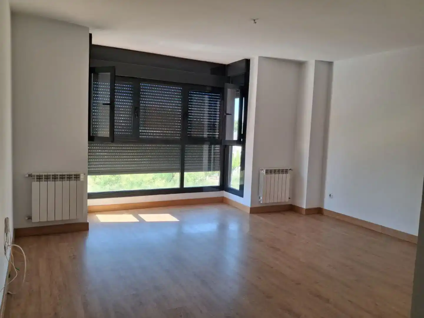 Living room of Flat for sale in  Madrid Capital  with Air Conditioner and Swimming Pool