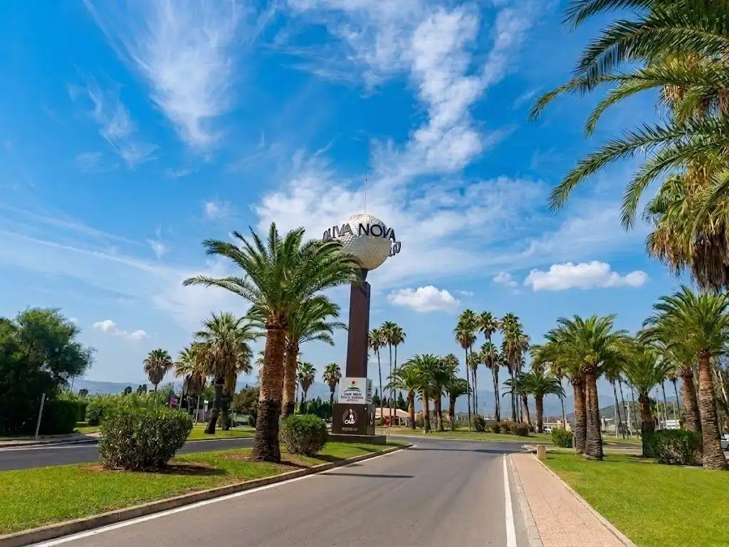 Vista exterior de Casa o xalet en venda en Oliva amb Aire condicionat, Calefacció i Jardí privat
