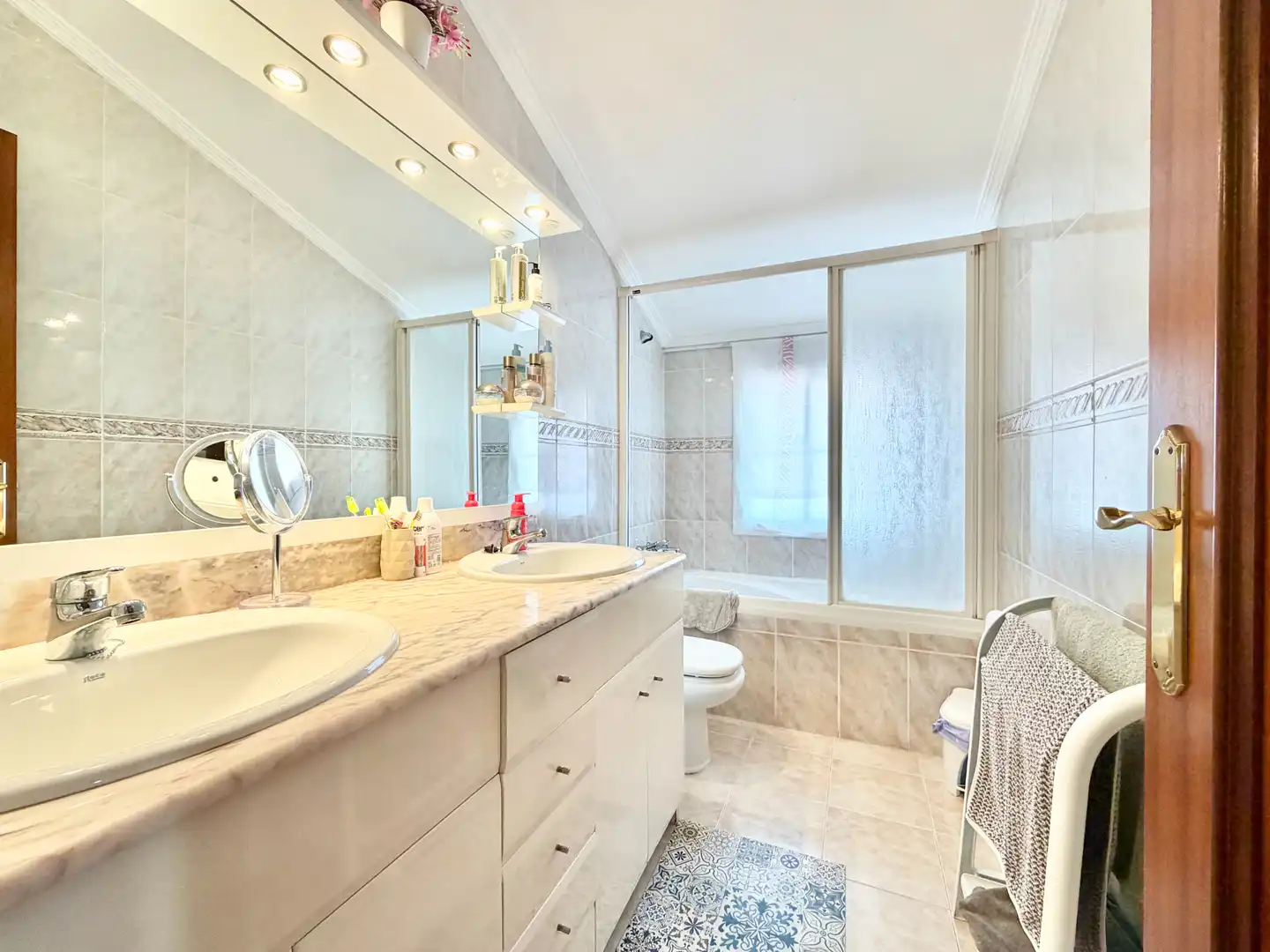 Bathroom of Houses for sale in Canyelles  with Air Conditioner, Heating and Private garden