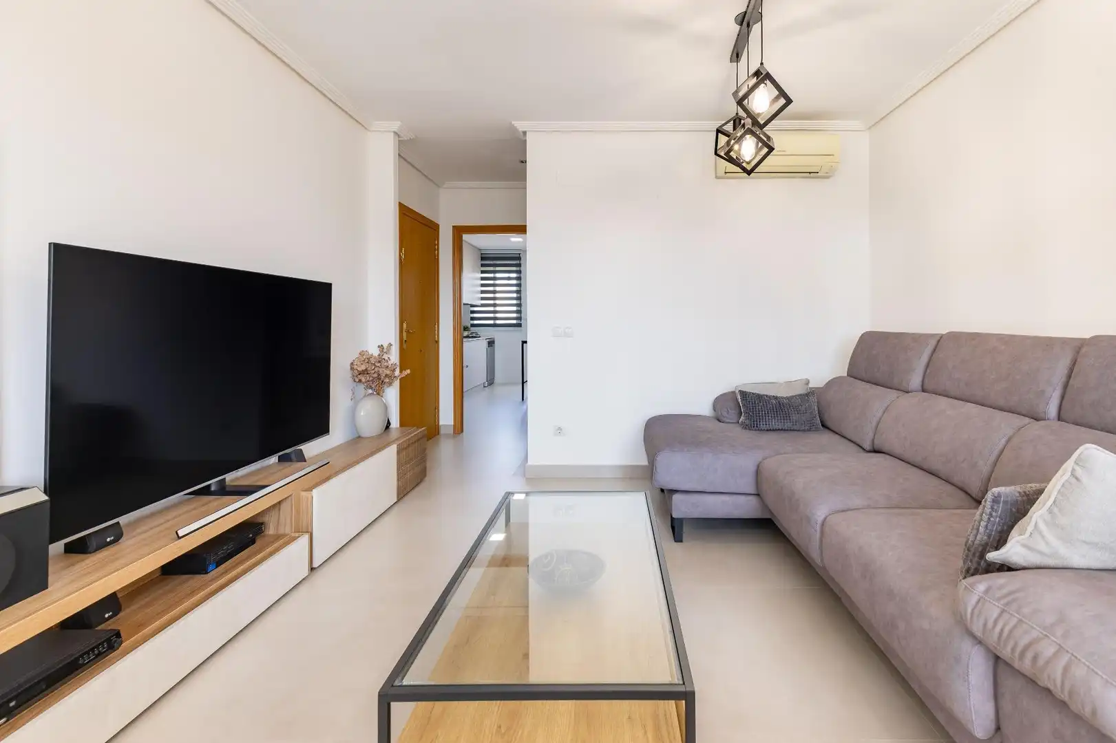 Sala d'estar de Casa adosada en venda en Turís amb Aire condicionat, Calefacció i Terrassa