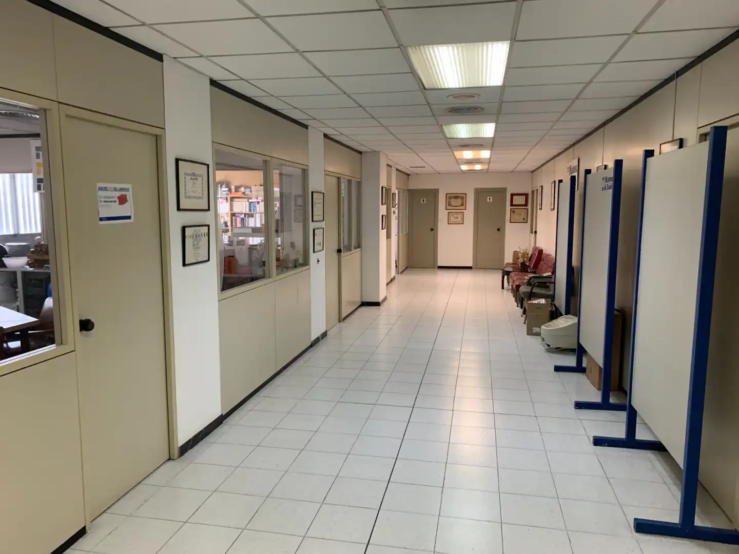 Nave industrial de alquiler en Barcelona con Alarma