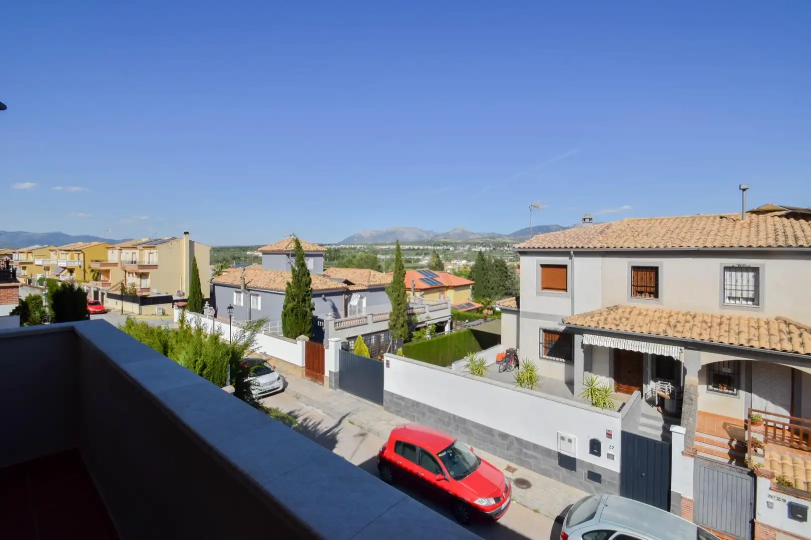 Vista exterior de Casa o xalet en venda en Albolote amb Calefacció, Traster i Piscina