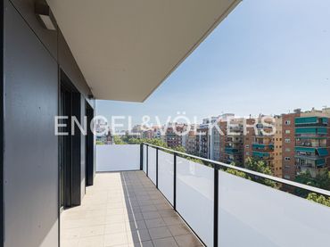 Piso con balcón en venta en Sants - Montjuïc