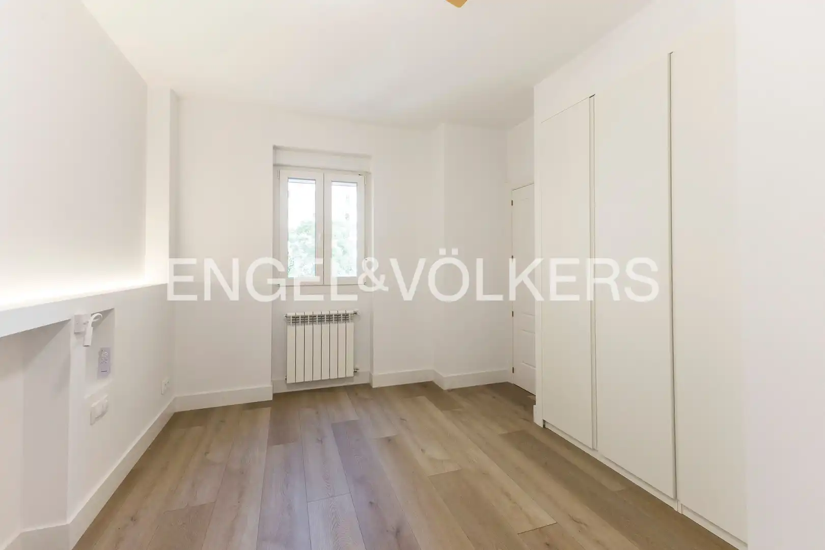 Schlafzimmer von Wohnung zur Miete in Madrid mit Klimaanlage und Heizung