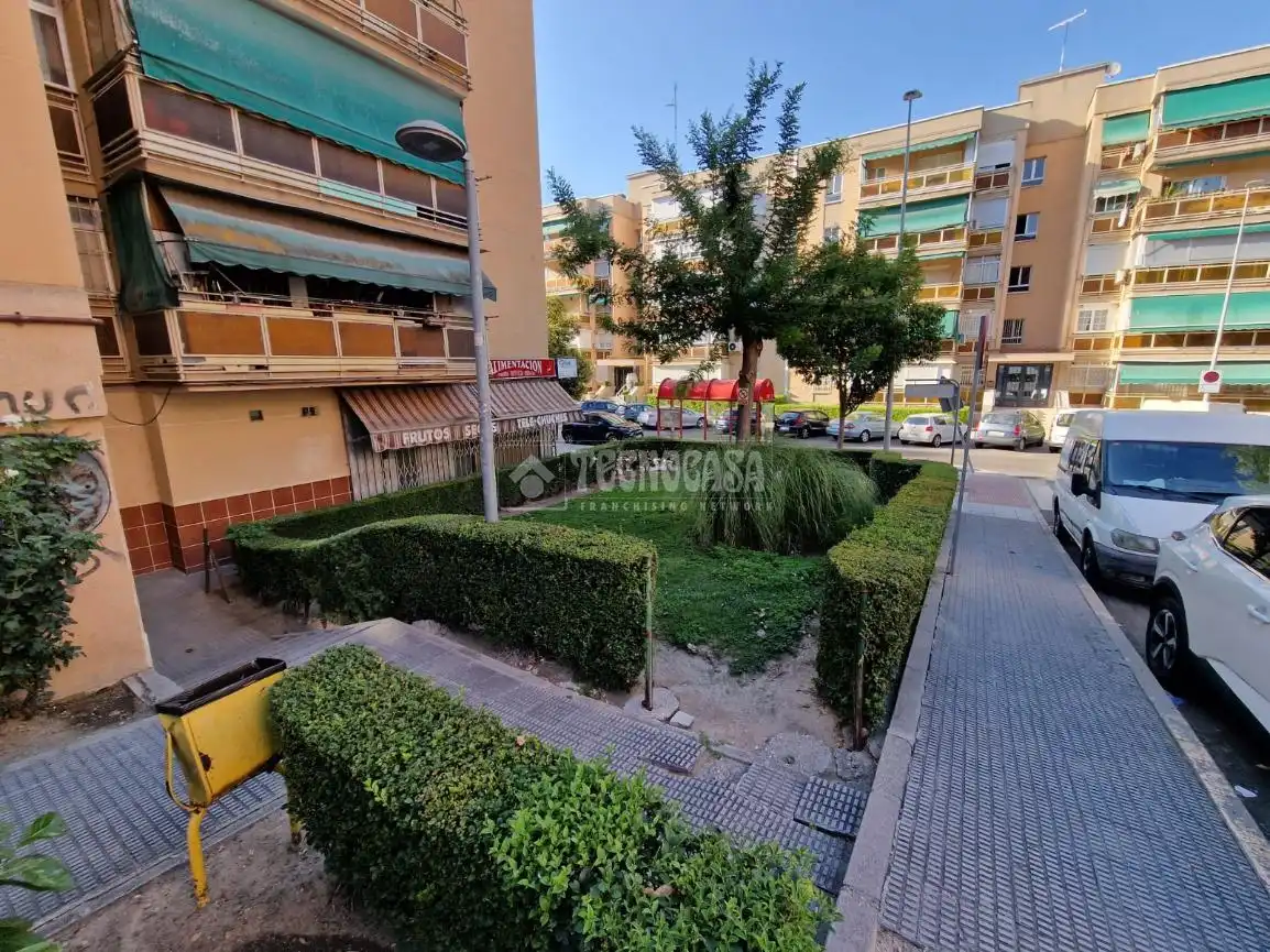 Vista exterior de Piso en venta en Coslada con Aire acondicionado, Calefacción y Terraza