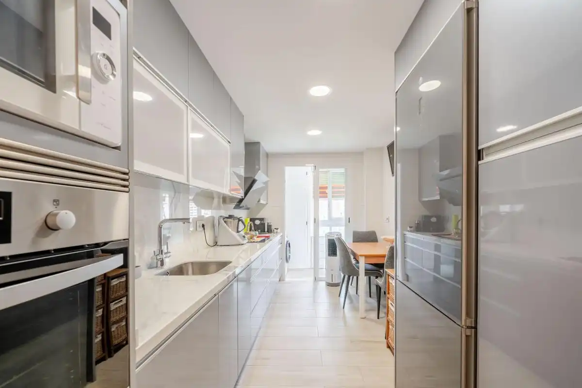 Cocina de Piso en venta en Benidorm con Aire acondicionado, Calefacción y Jardín privado