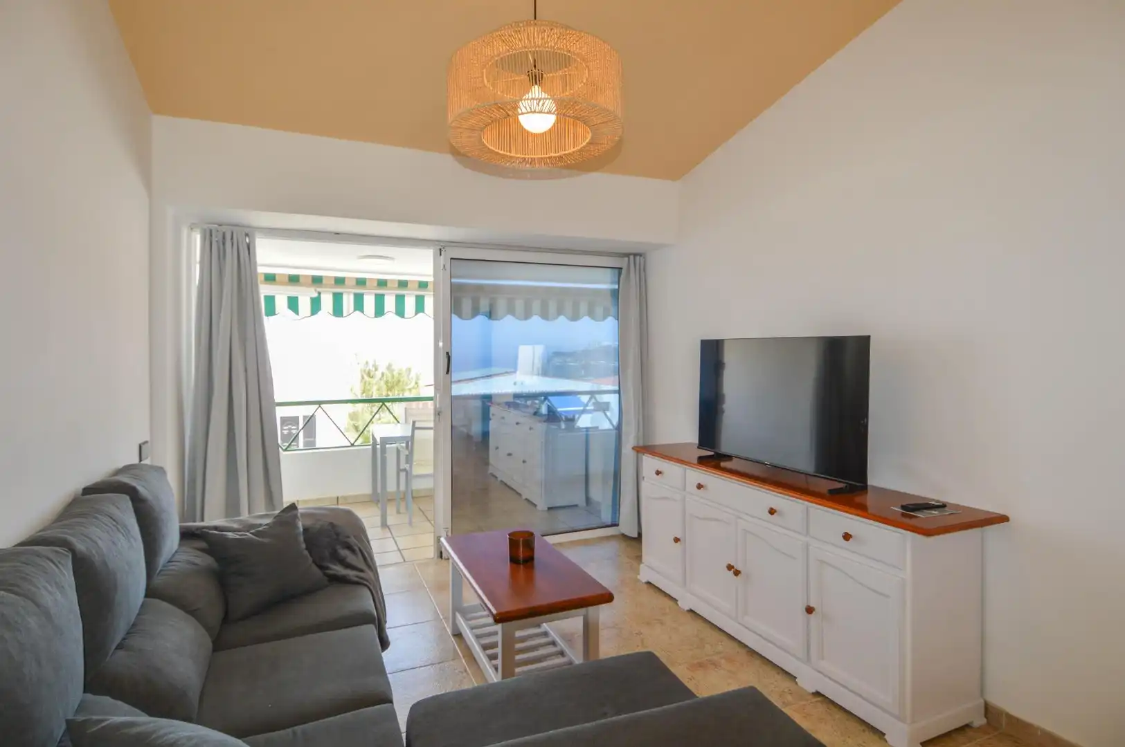 Sala de estar de Apartamento en venta en Mogán con Aire acondicionado, Terraza y Amueblado