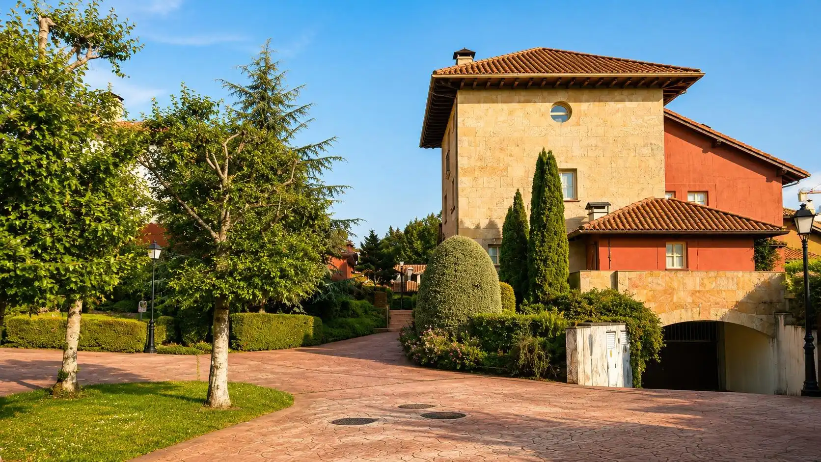 Außenansicht von Maisonette zum Verkauf in Comillas (Cantabria) mit Heizung und Alarm