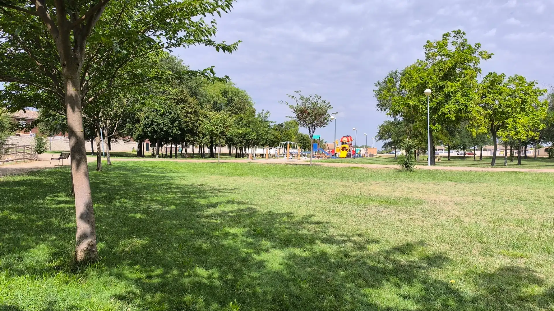 Casa adosada en venda en Pinseque amb Aire condicionat, Calefacció i Jardí privat