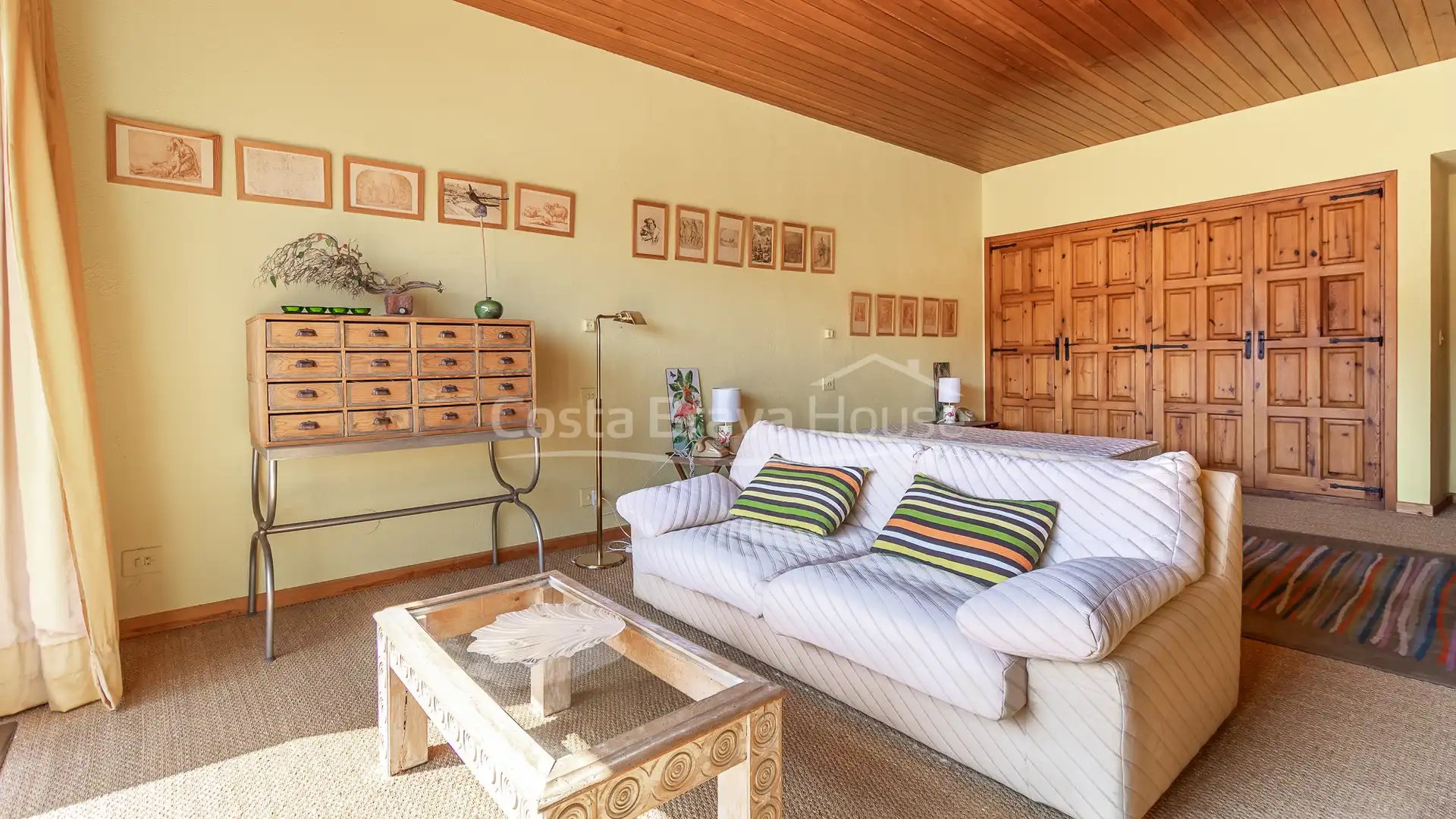 Wohnzimmer von Wohnungen zum Verkauf in Begur mit Terrasse, Schwimmbad und Ofen