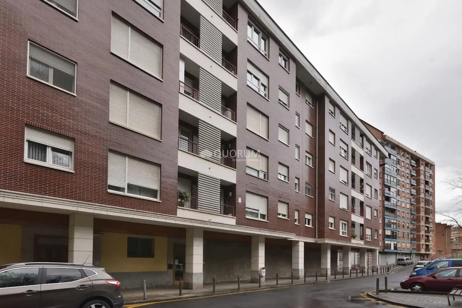 Vista exterior de Piso en venta en Basauri  con Calefacción, Parquet y Amueblado
