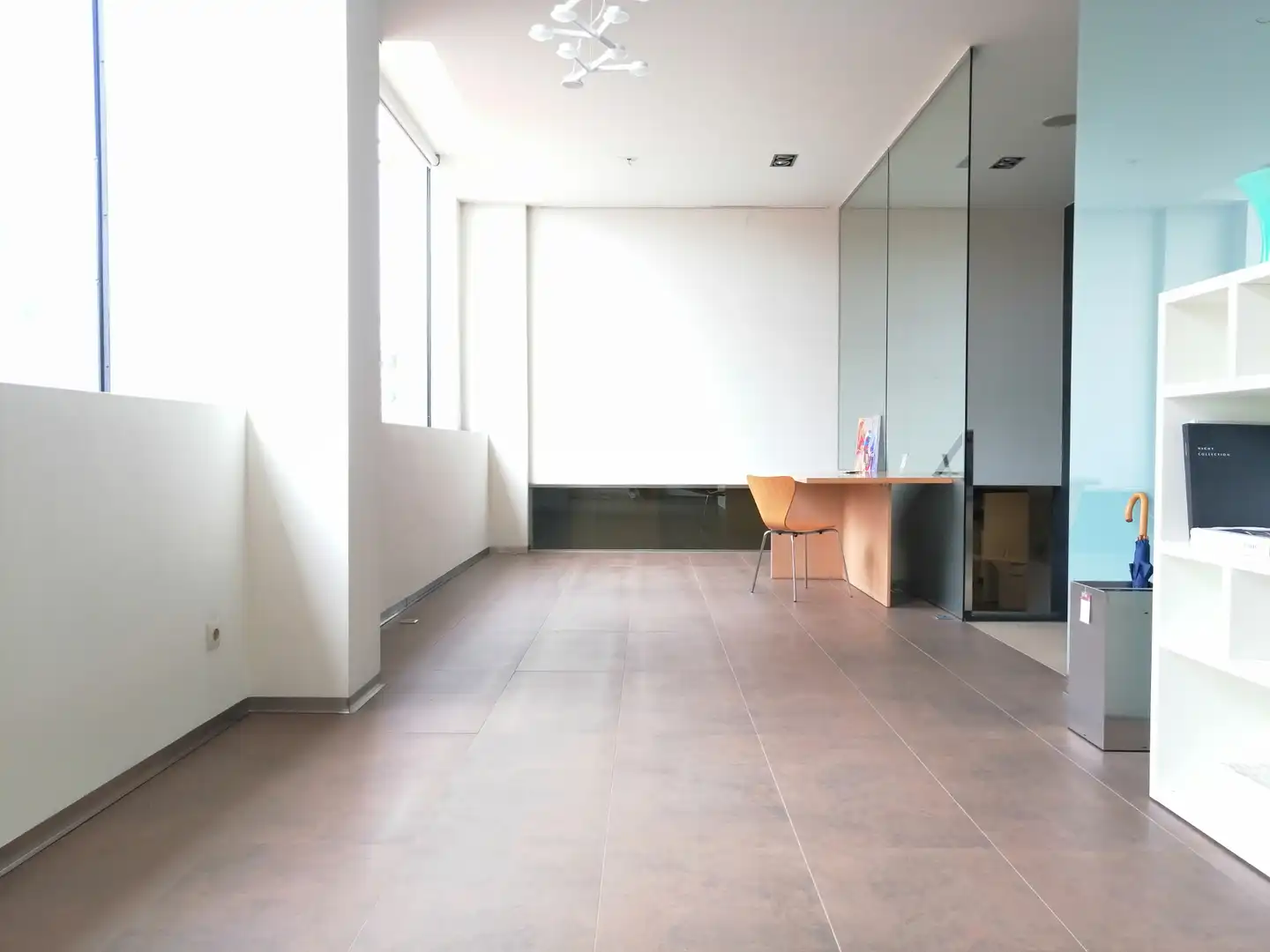 Gewerbefläche zum Verkauf in Avenida de Romero Donallo 17, imagen 5