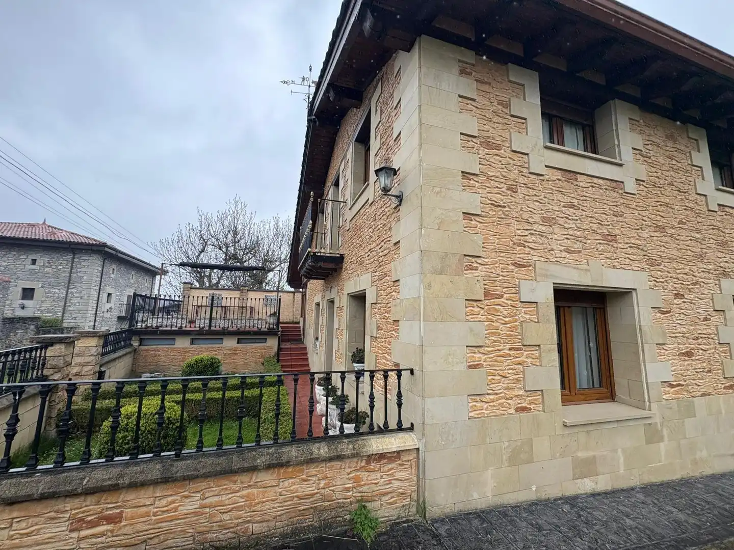 Vista exterior de Casa o chalet en venta en Valle de Mena con Jardín privado, Terraza y Balcón