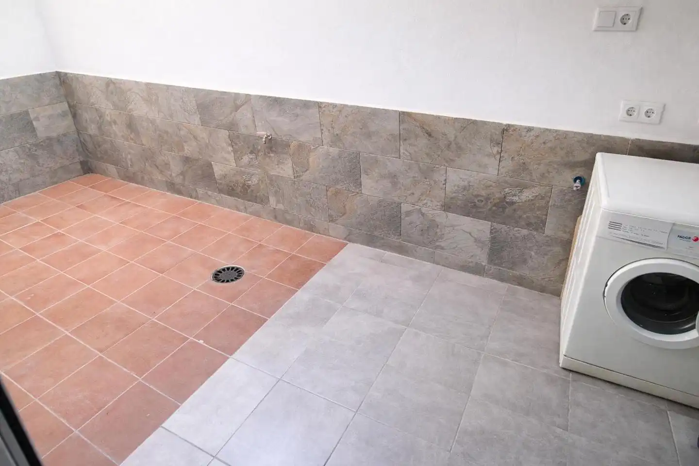 Bathroom of Ground floor for sale in Elche / Elx  with Furnished