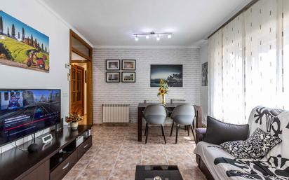 Living room of Flat for sale in Sabadell  with Heating and Oven