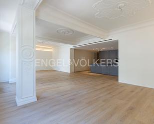 Apartament de lloguer en  Valencia Capital amb Aire condicionat i Calefacció