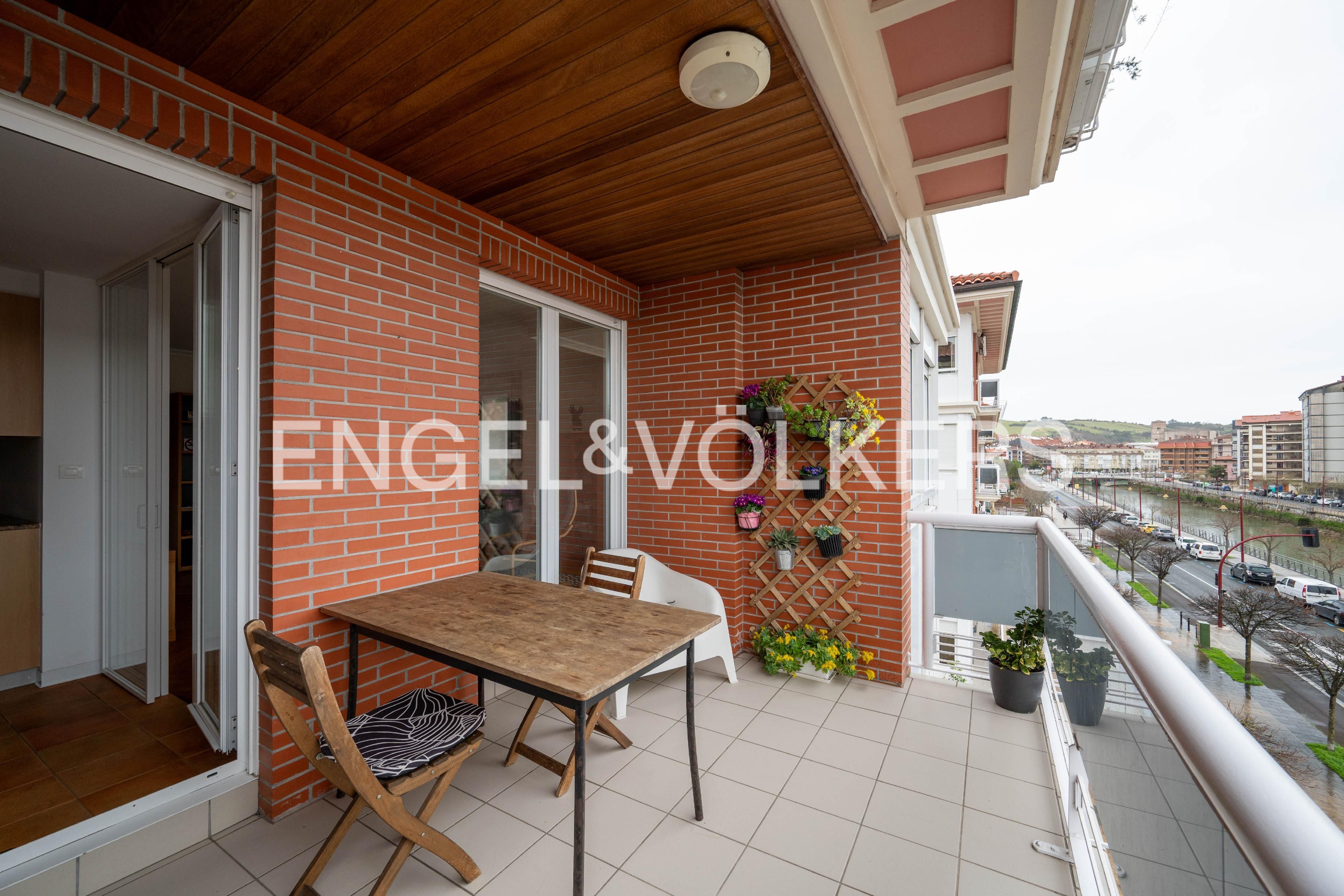 Terraza de Piso en venta en Zumaia con Calefacción, Terraza y Trastero