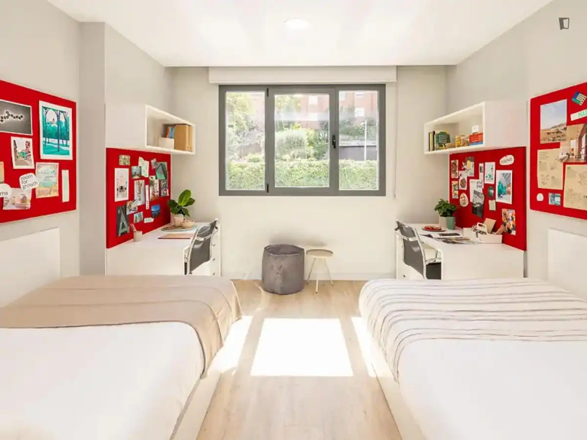 Bedroom of Flat for share in Madrid  with Air Conditioner, Heating and Swimming Pool