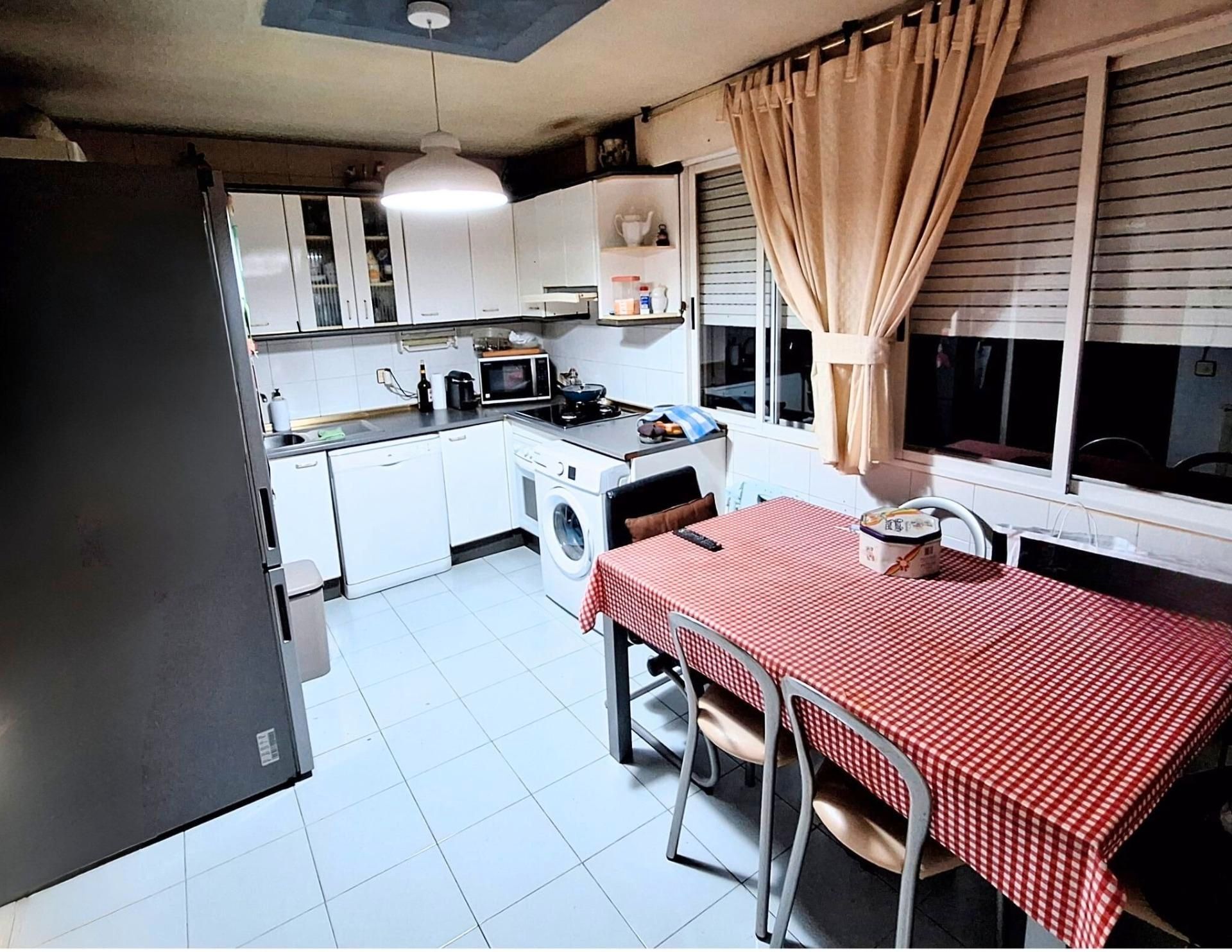 Cuina de Casa adosada en venda en Rivas-Vaciamadrid amb Calefacció, Jardí privat i Parquet