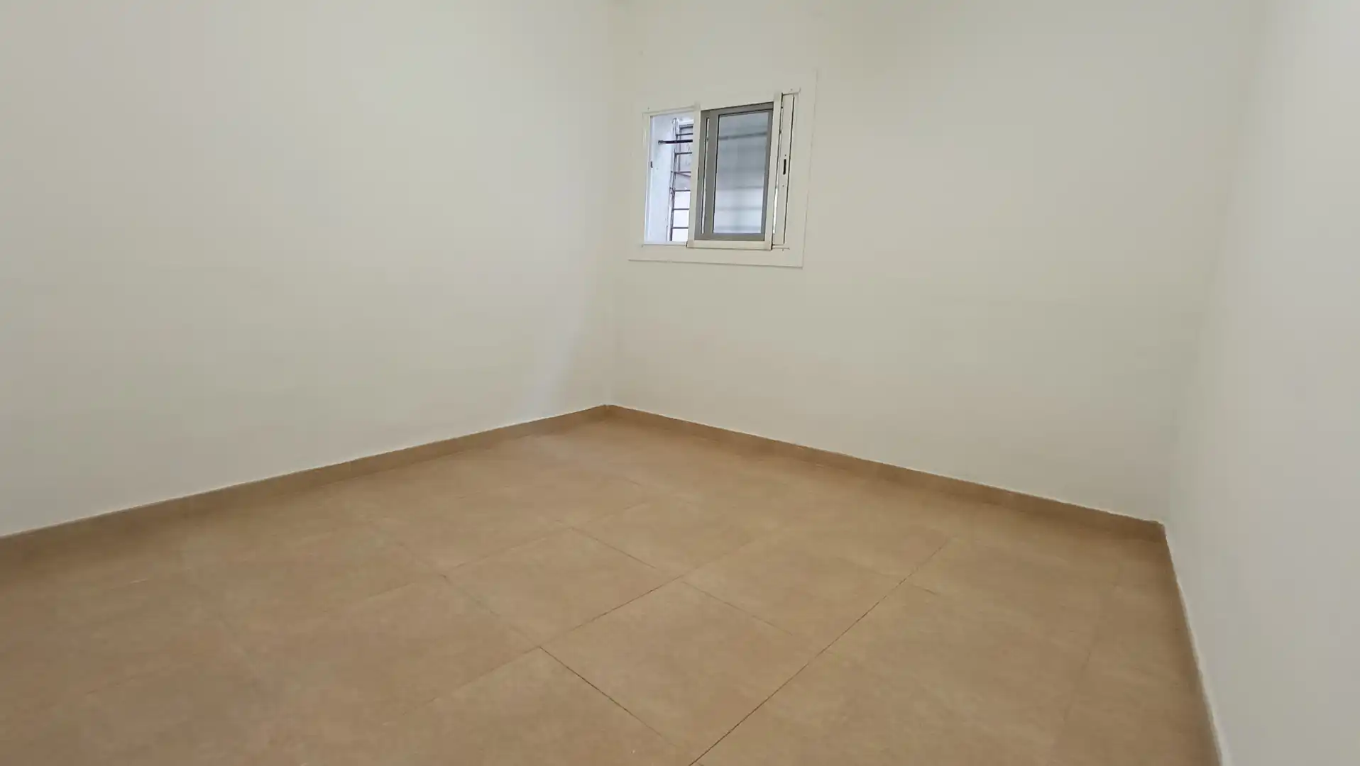 Commercial properties for rent in Plaça de l'Alzina, Pubilla Cases