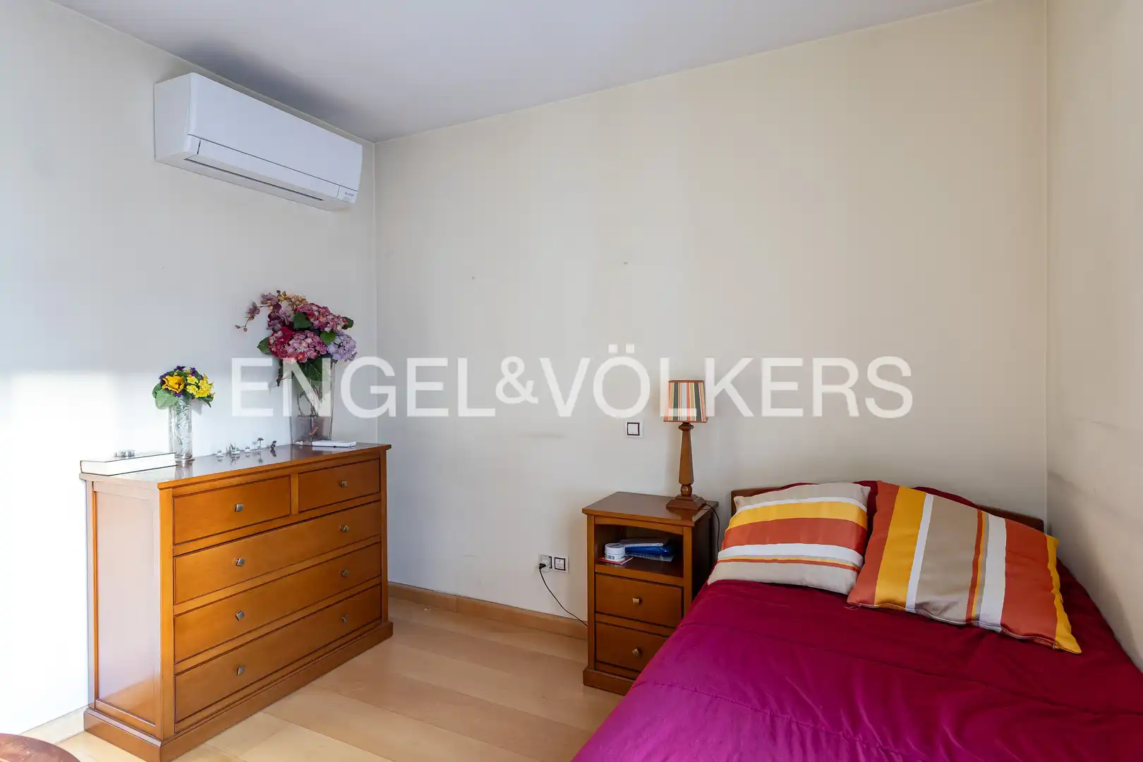 Bedroom of Flat for sale in Madrid  with Air Conditioner, Heating and Parquet flooring
