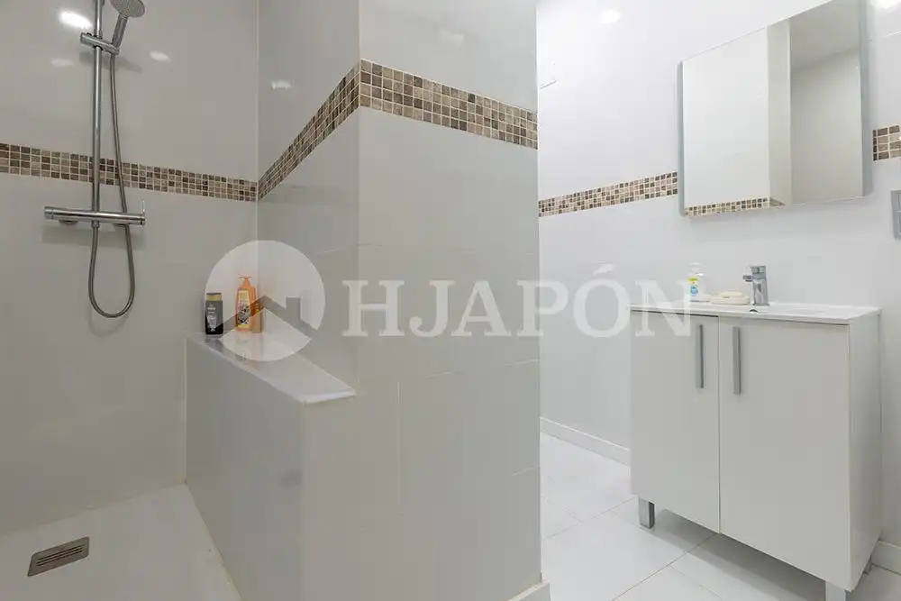 Bathroom of Houses for sale in Alella  with Heating, Private garden and Terrace