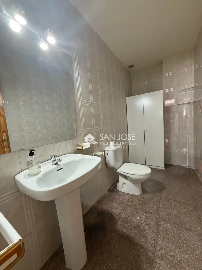 Baño de Local de alquiler en Novelda, Alicante