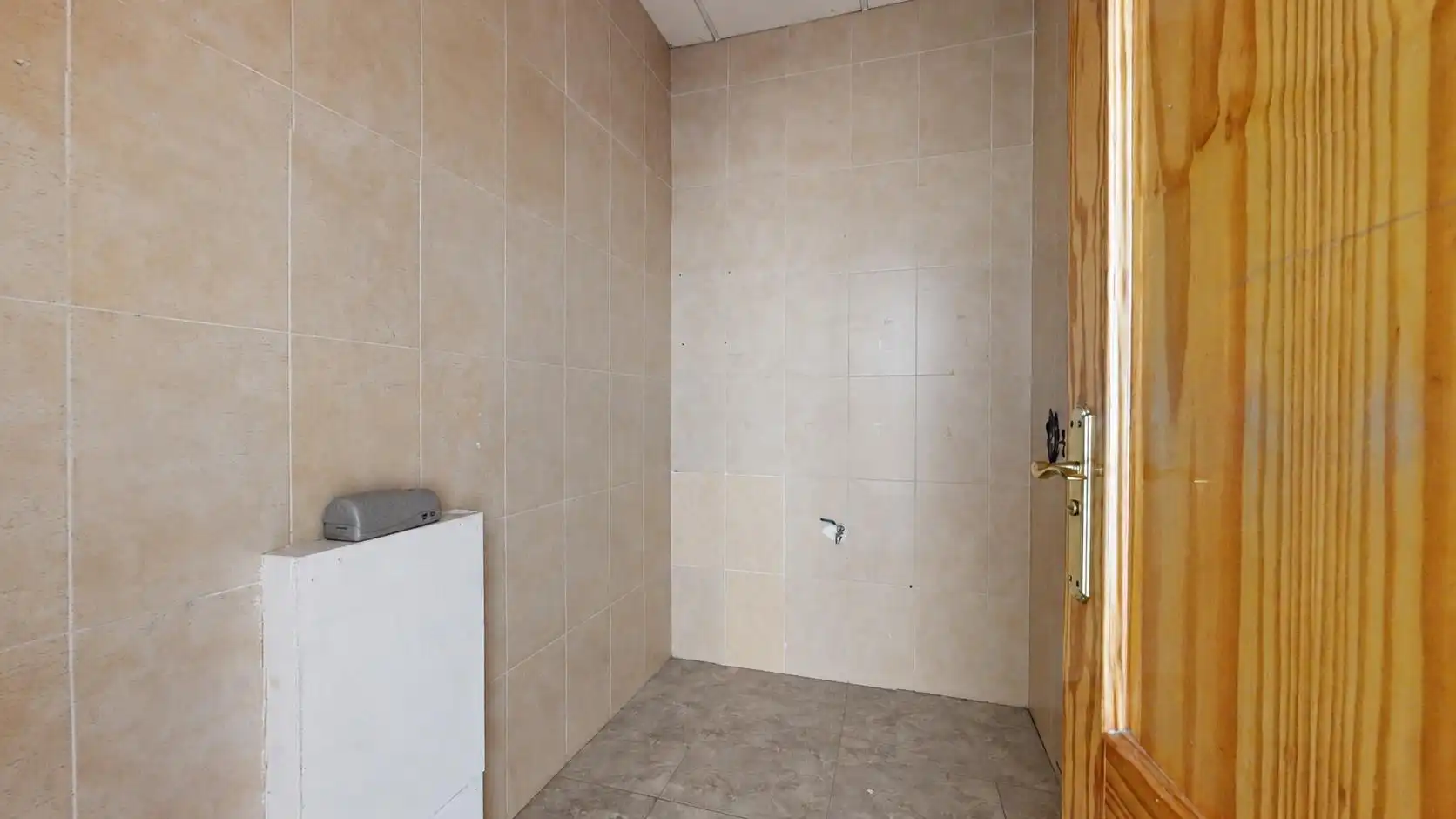 Commercial properties for sale in Avenida De Lepanto , 2, Cortes - Huertas