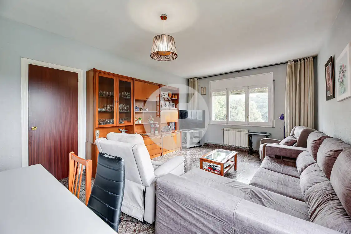 Sala d'estar de Casa o xalet en venda en Lliçà de Vall amb Calefacció, Terrassa i Piscina