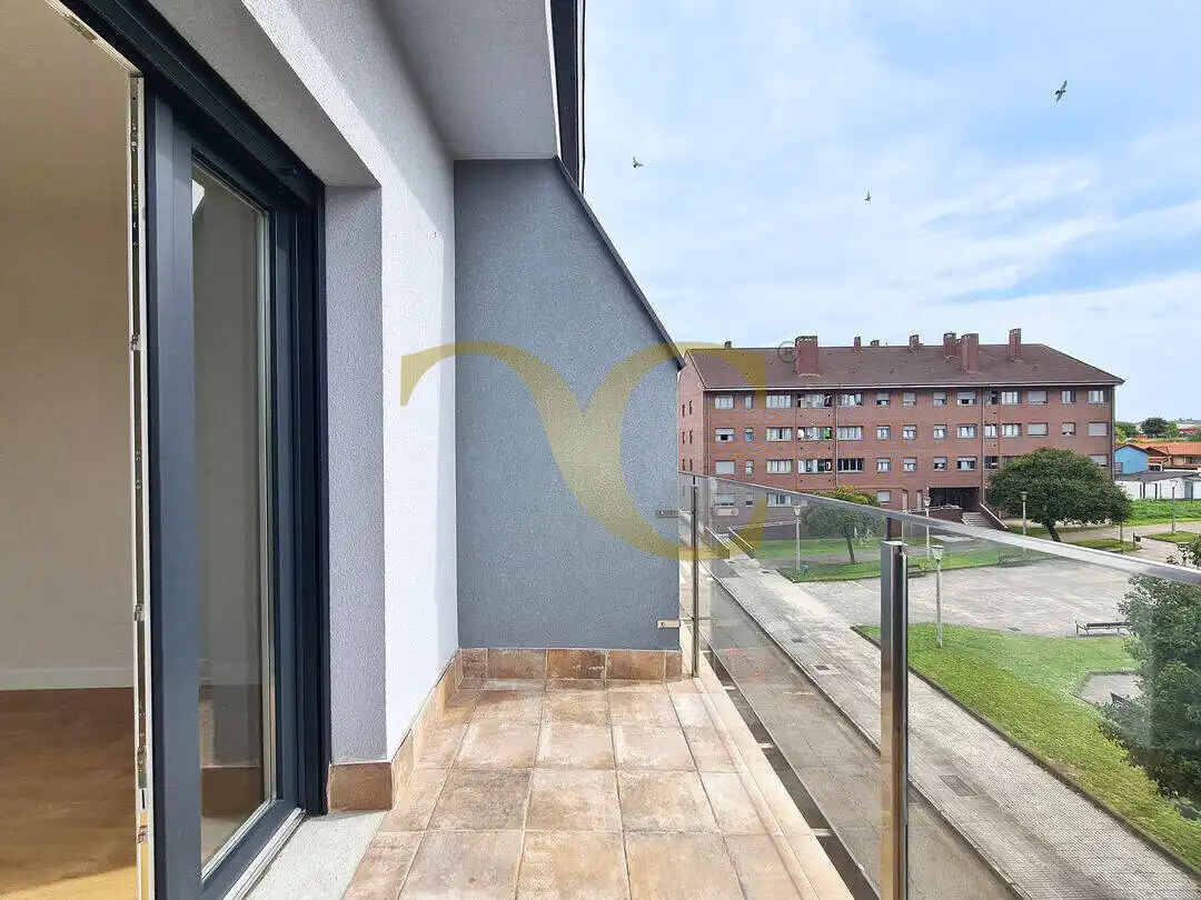 Terrassa de Dúplex en venda en Gijón  amb Calefacció, Terrassa i Traster