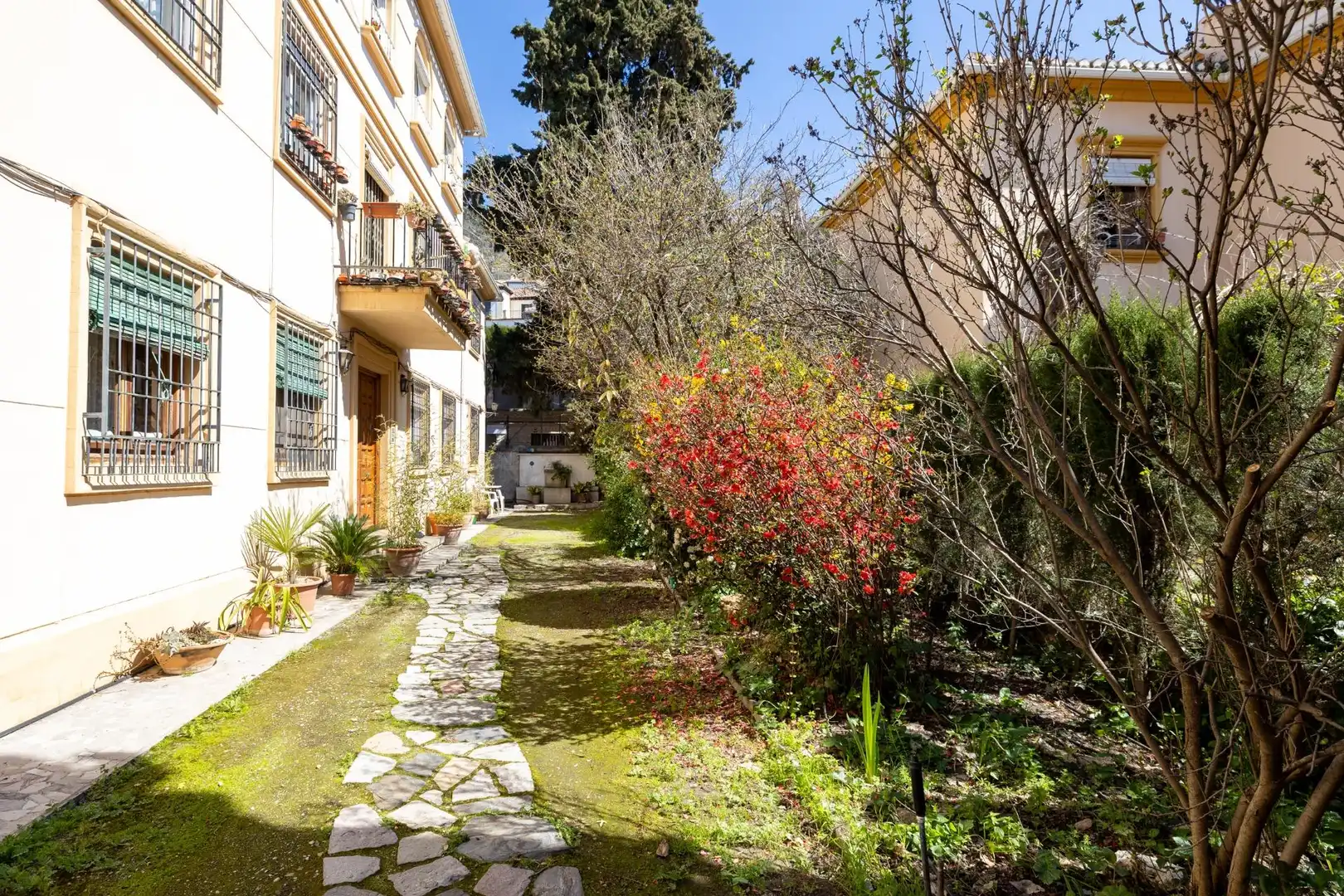 Exterior view of Flat for sale in  Granada Capital  with Heating, Private garden and Terrace