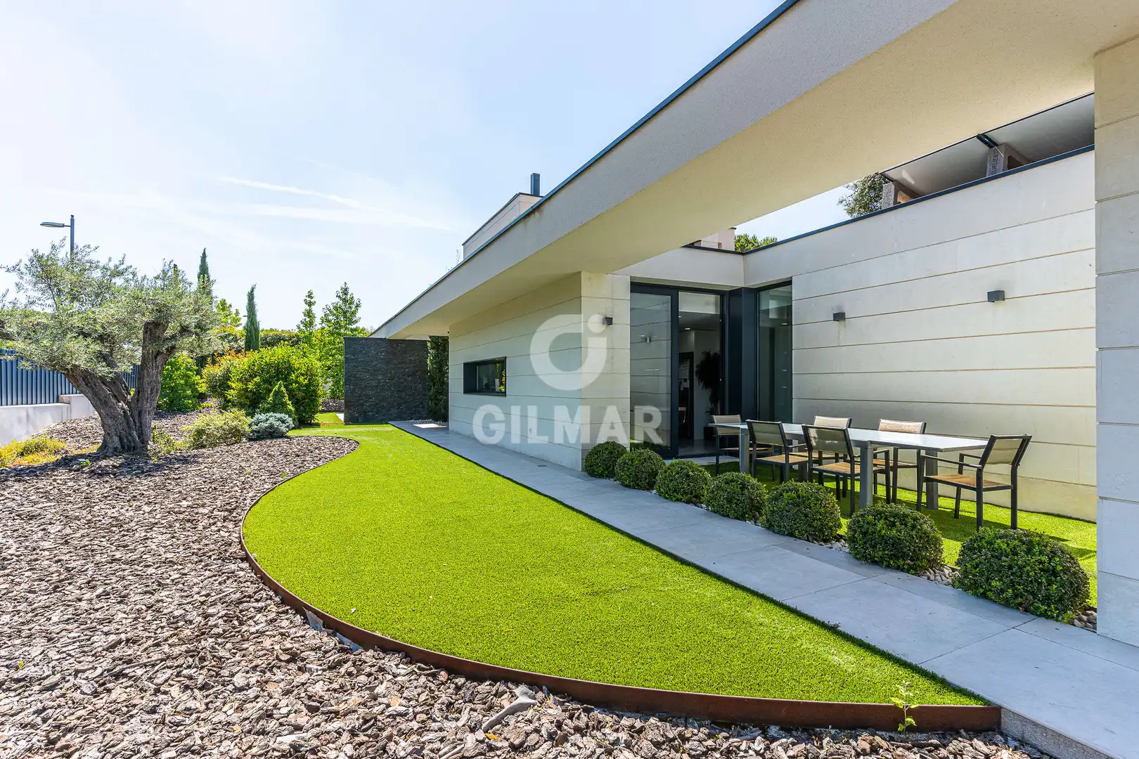 Terrassa de Casa o xalet en venda en Madrid amb Calefacció, Jardí privat i Piscina