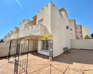 Vista exterior de Casa adosada de lloguer en Orihuela amb Aire condicionat, Calefacció i Terrassa