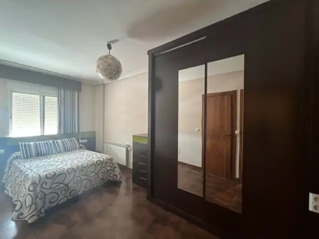 Bedroom of Flat for rent in Puertollano  with Air Conditioner, Heating and Parquet flooring