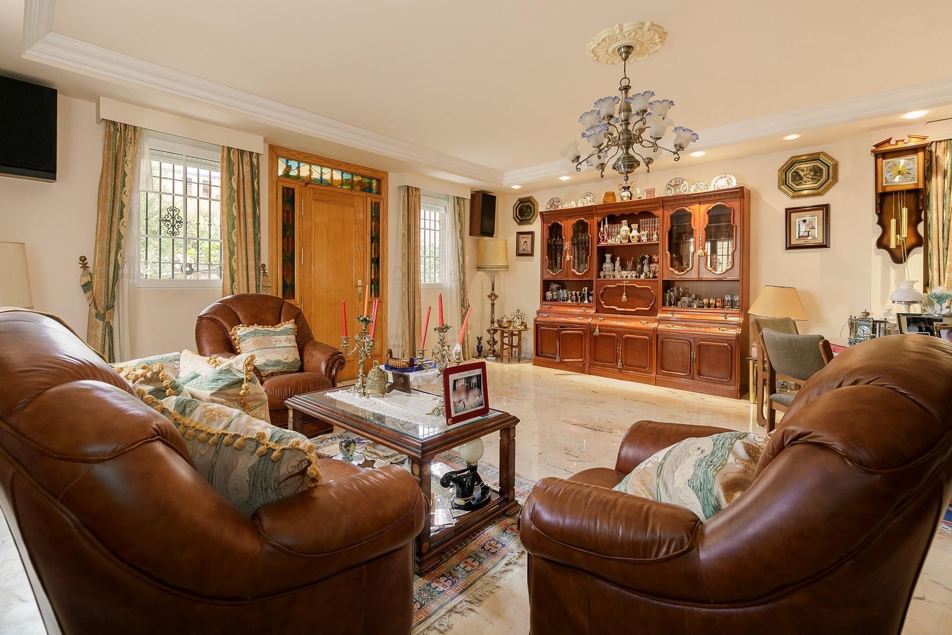 Sala de estar de Casa o chalet en venta en  Granada Capital con Calefacción, Jardín privado y Terraza