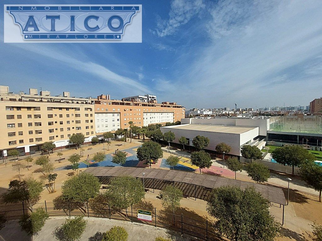 Exterior view of Flat for sale in  Sevilla Capital  with Air Conditioner and Balcony