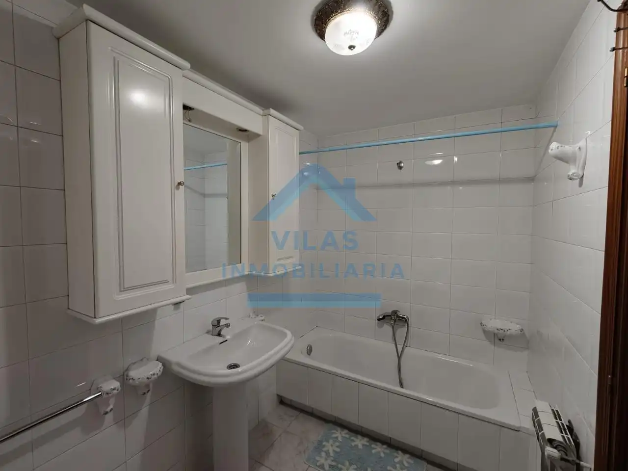 Baño de Piso de alquiler en Ames con Calefacción, Parquet y Trastero