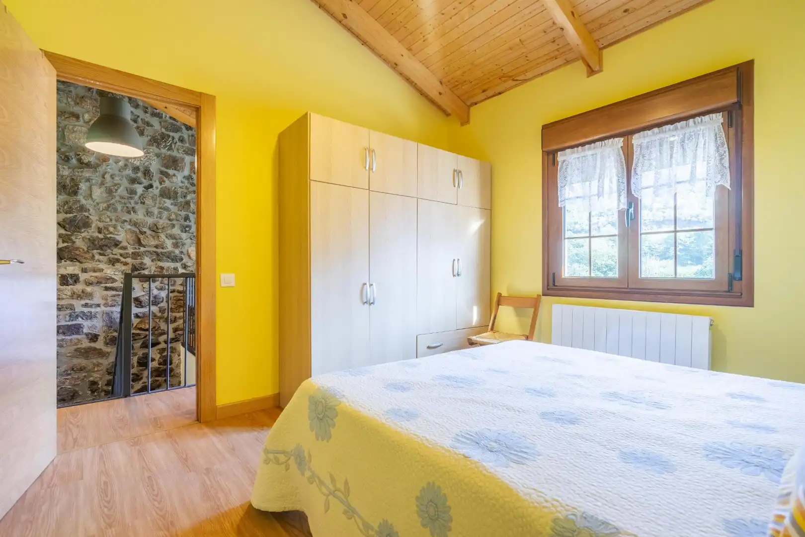 Dormitori de Casa o xalet en venda en Ribera de Arriba amb Calefacció, Jardí privat i Terrassa