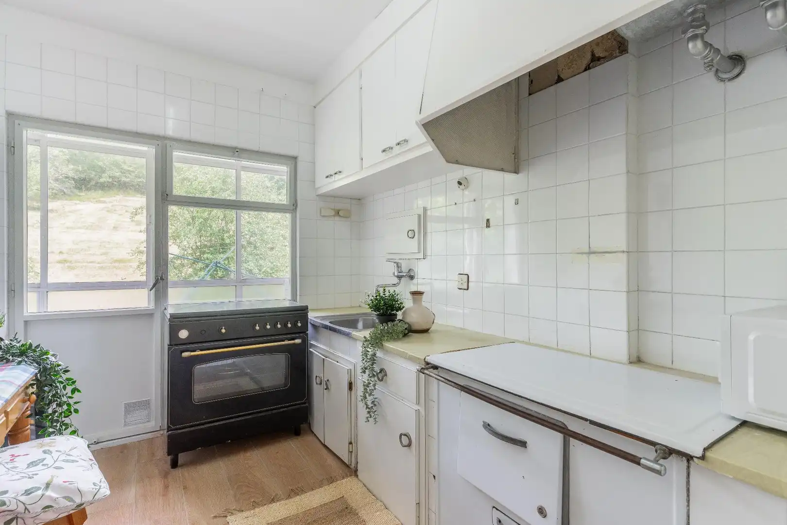 Kitchen of Flat for sale in Aller  with Terrace, Storage room and Furnished