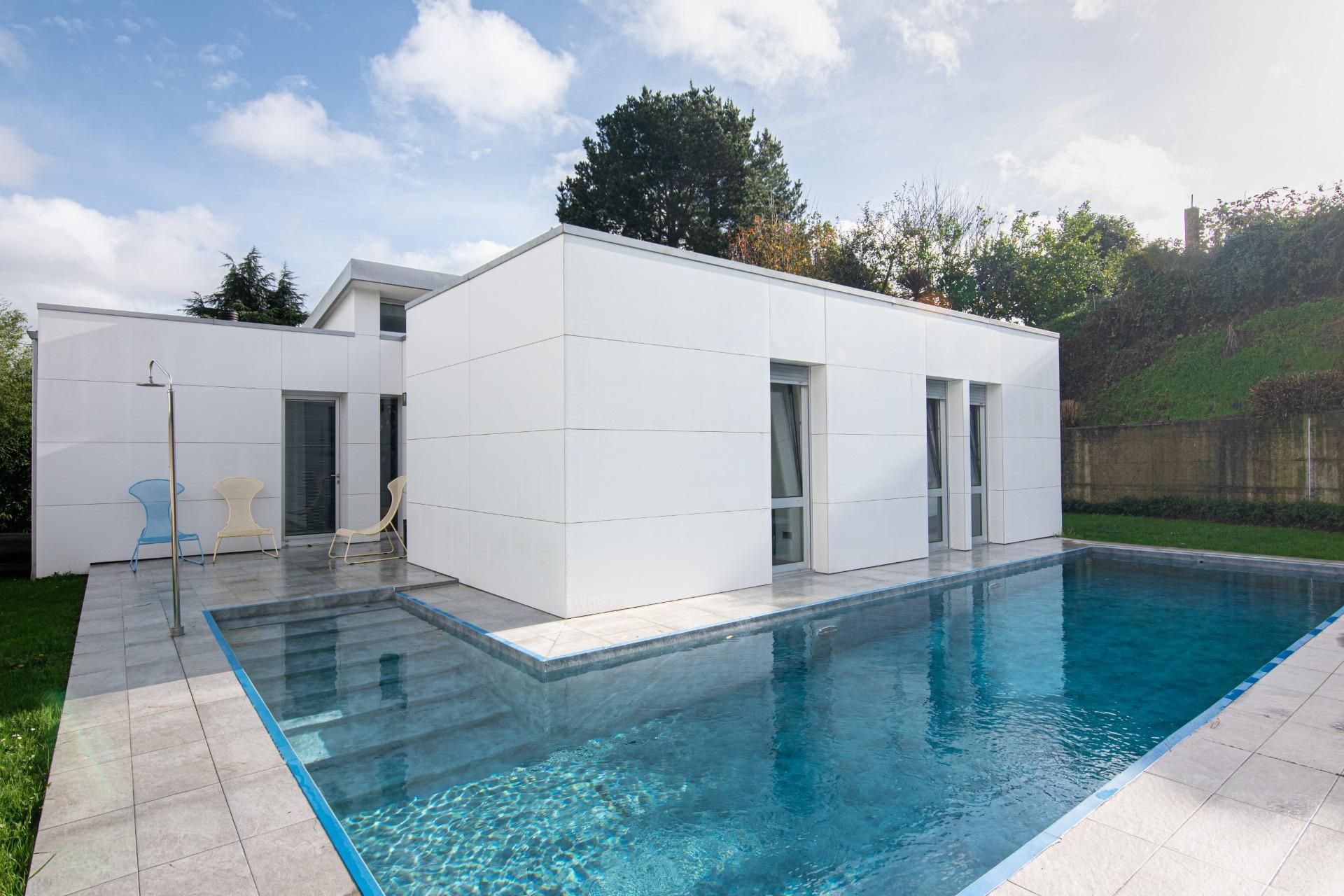 Piscina de Casa o xalet en venda en Culleredo amb Aire condicionat i Piscina