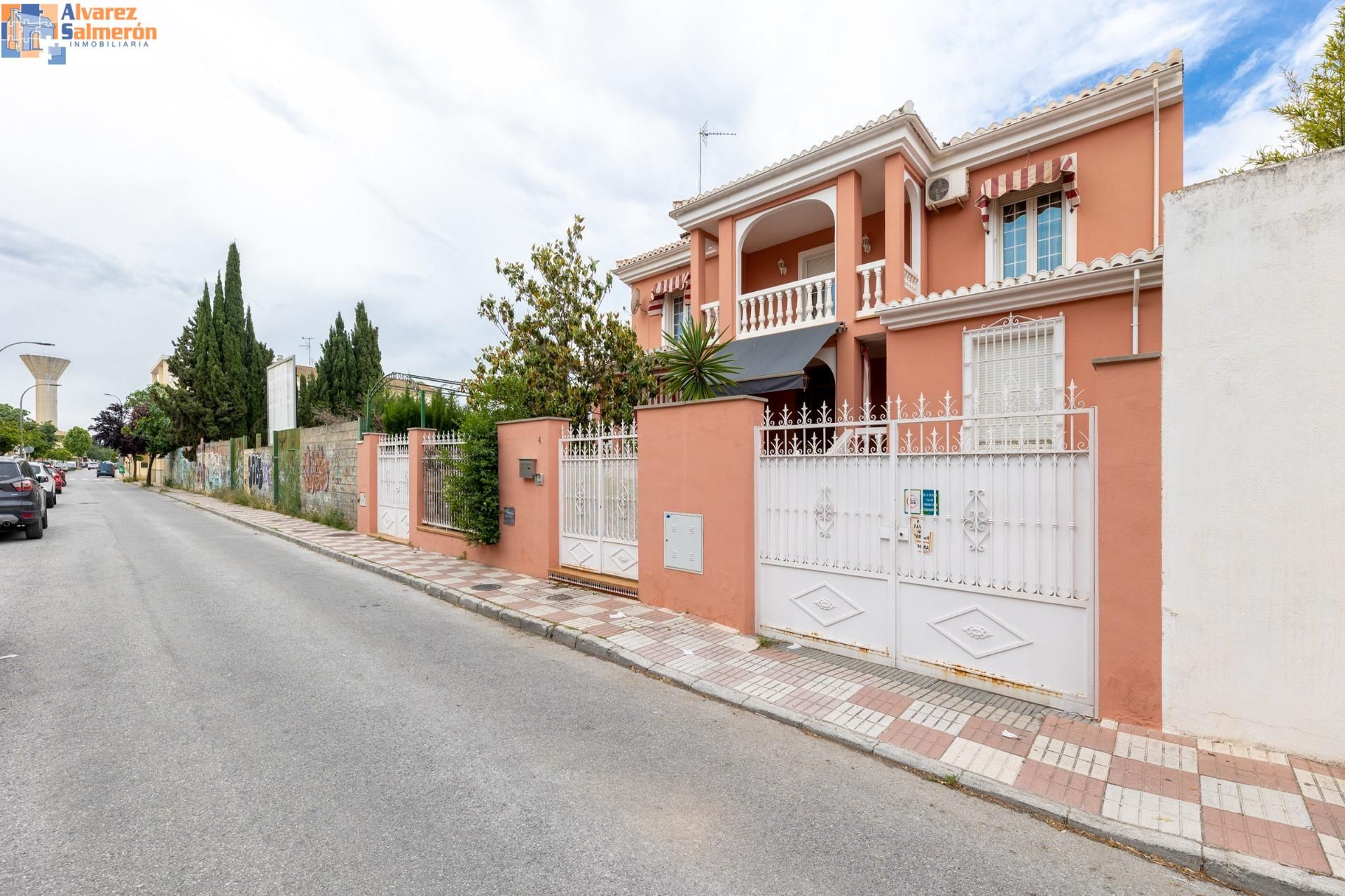 Casa o chalet en venta en Calle Profesor Tierno Galván, Santa Fe