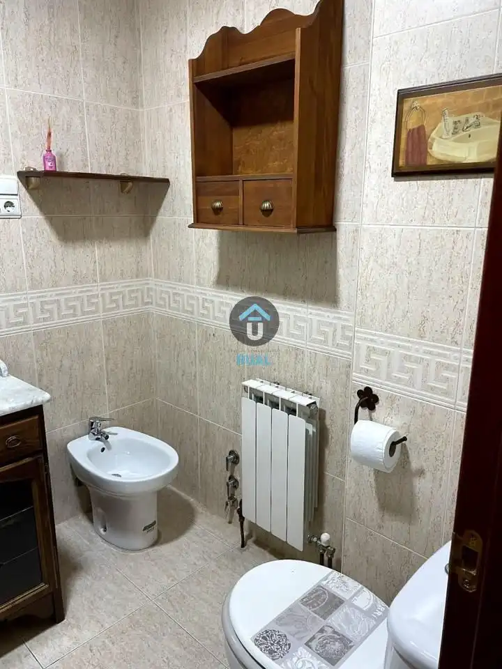 Badezimmer von Wohnung zur Miete in Talavera de la Reina mit Klimaanlage und Möbliert
