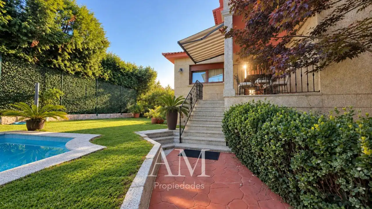 Chalet con terraza en venta en Cruceiro, imagen 2