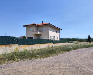 Casa o xalet en venda en San Andrés del Rabanedo amb Calefacció, Jardí privat i Terrassa