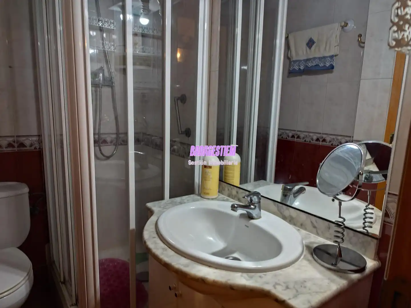Baño de Piso en venta en Santa Coloma de Gramenet con Calefacción, Terraza y Balcón