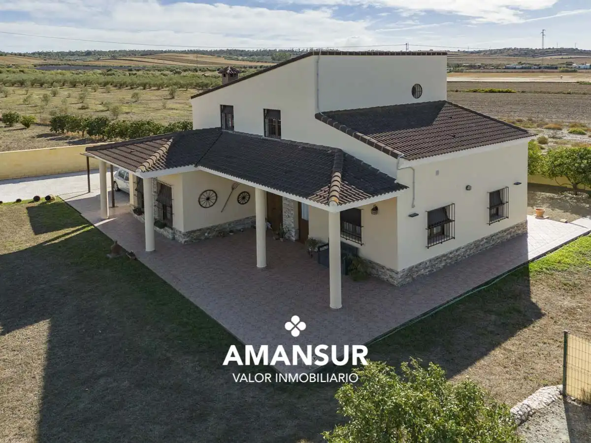 Vista exterior de Casa o xalet en venda en Villarrasa amb Aire condicionat, Calefacció i Jardí privat